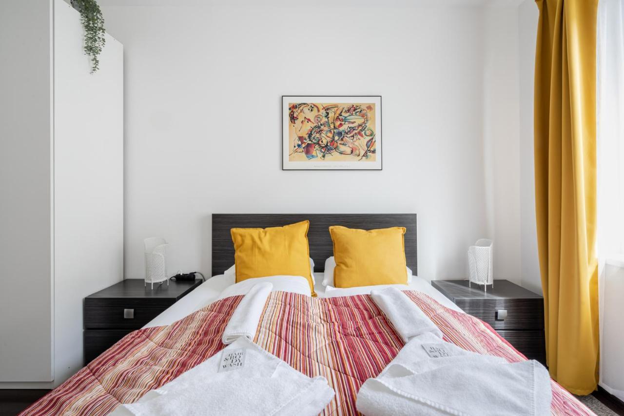 City Center Corvin Suite Apartment Budapest Luaran gambar