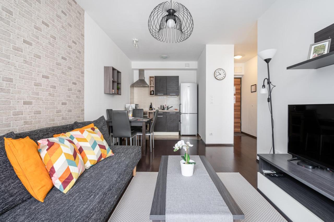 City Center Corvin Suite Apartment Budapest Luaran gambar